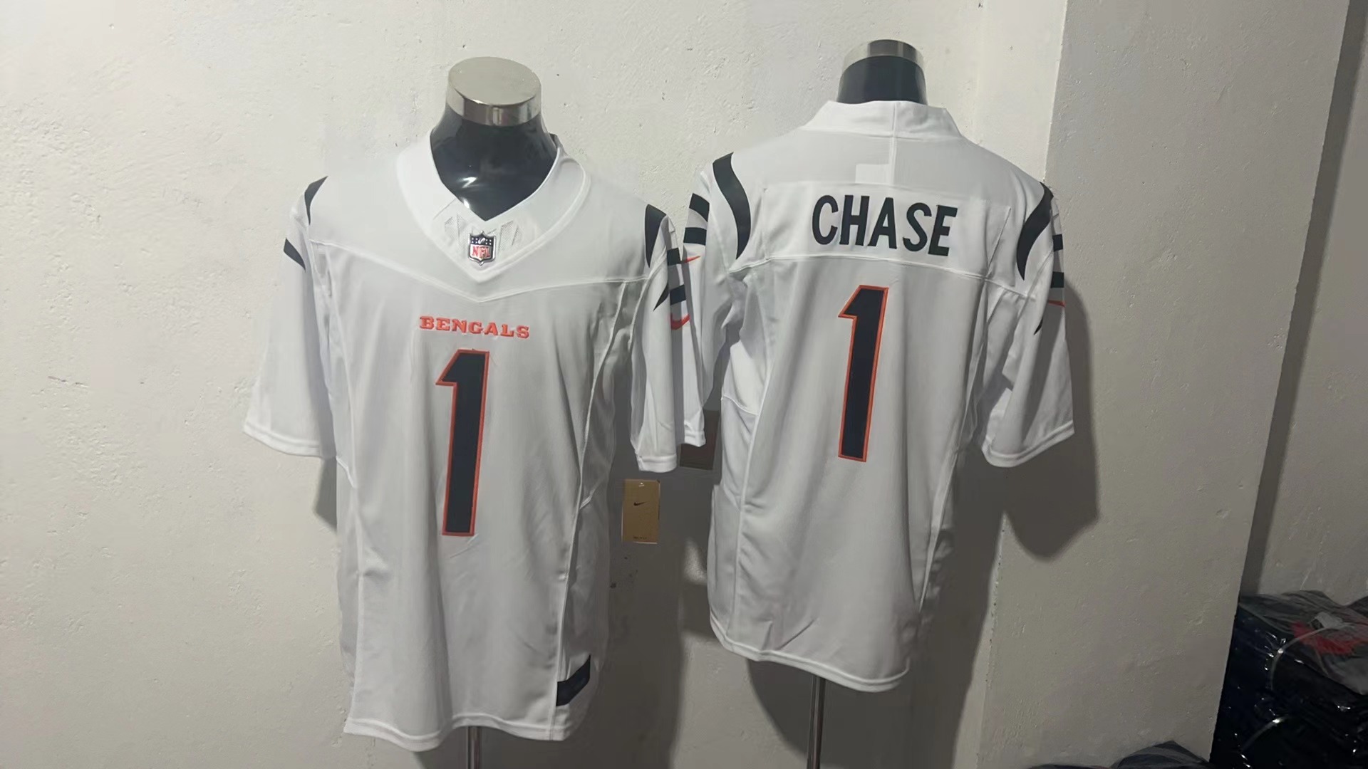 Ja’Marr Chase #1 Cincinnati Bengals White Away Jersey — supplier front and back