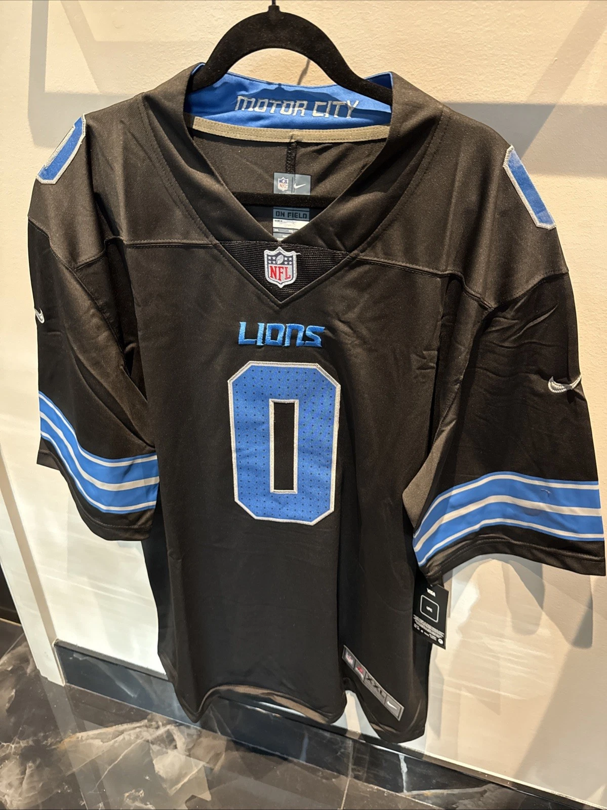 Jahmyr Gibbs #0 Detroit Lions Black Alternate Jersey - actual product photo 1