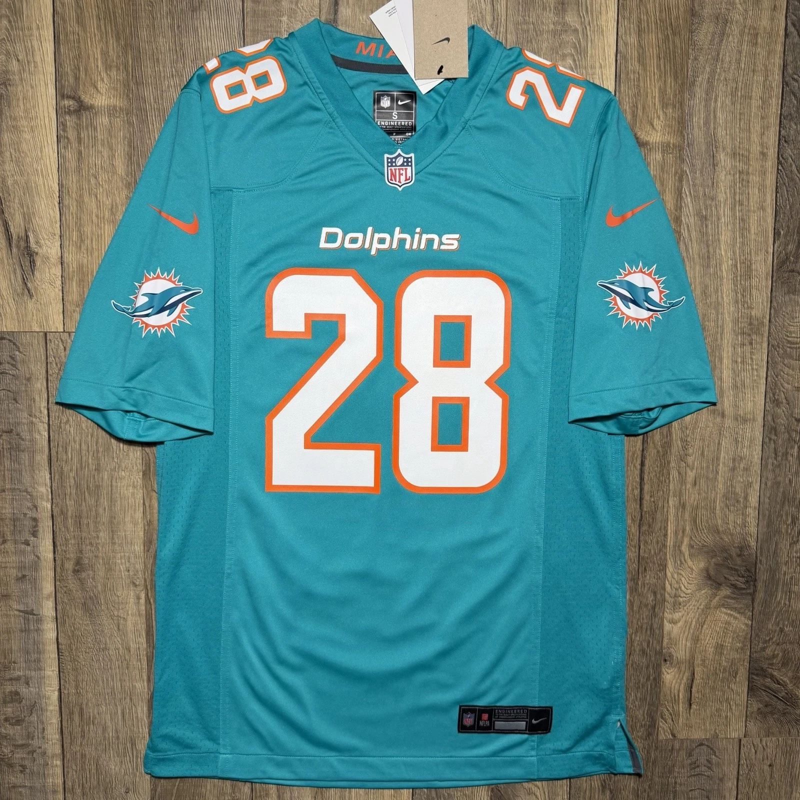 De’Von Achane #28 Miami Dolphins Aqua Home Jersey - actual product photo 1