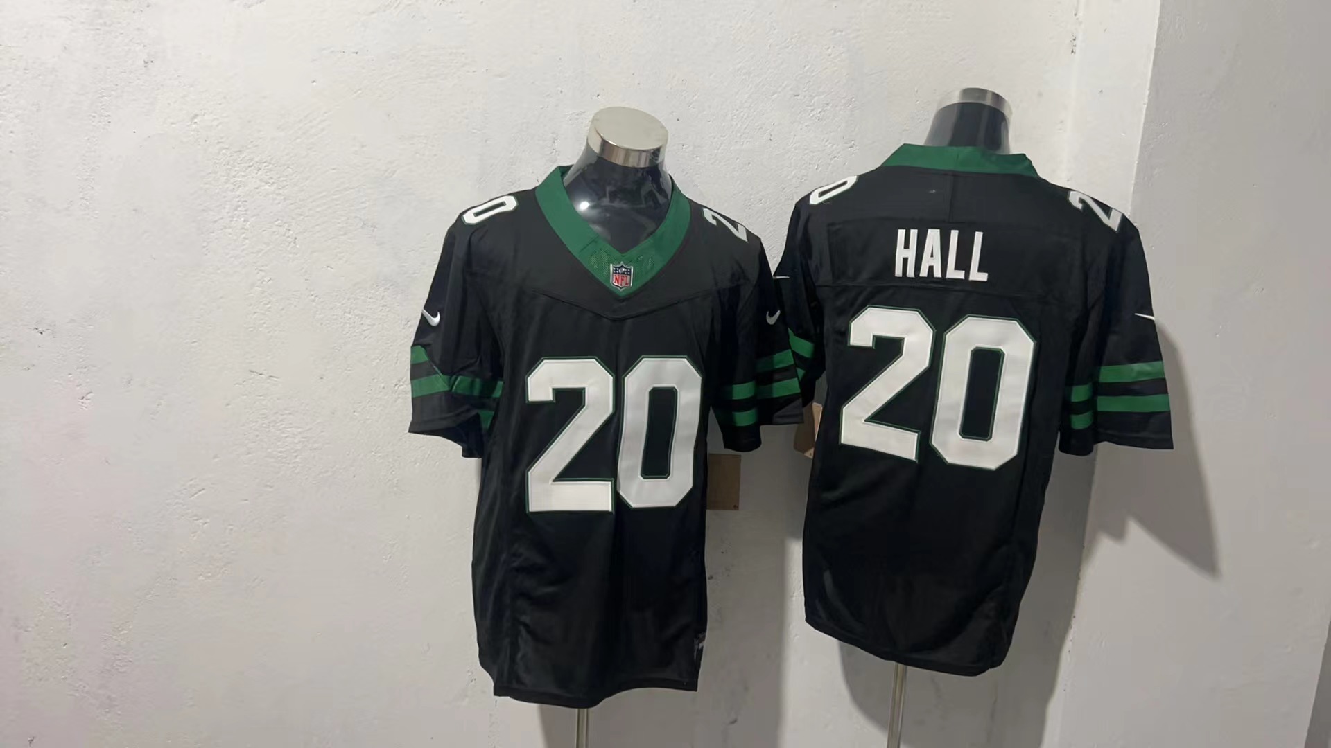 Breece Hall #20 New York Jets Black Alternate Jersey — supplier front and back
